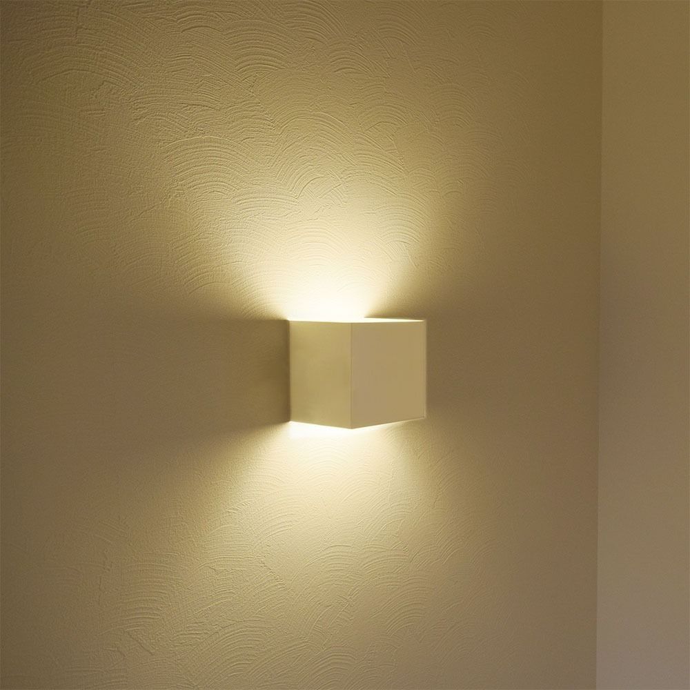 V-Tac 12W LED weiße Wandleuchte - eckig, einstellbarer Abstrahlwinkel, IP65 außen, 230V, inkl. Leuchtmittel - 3000K