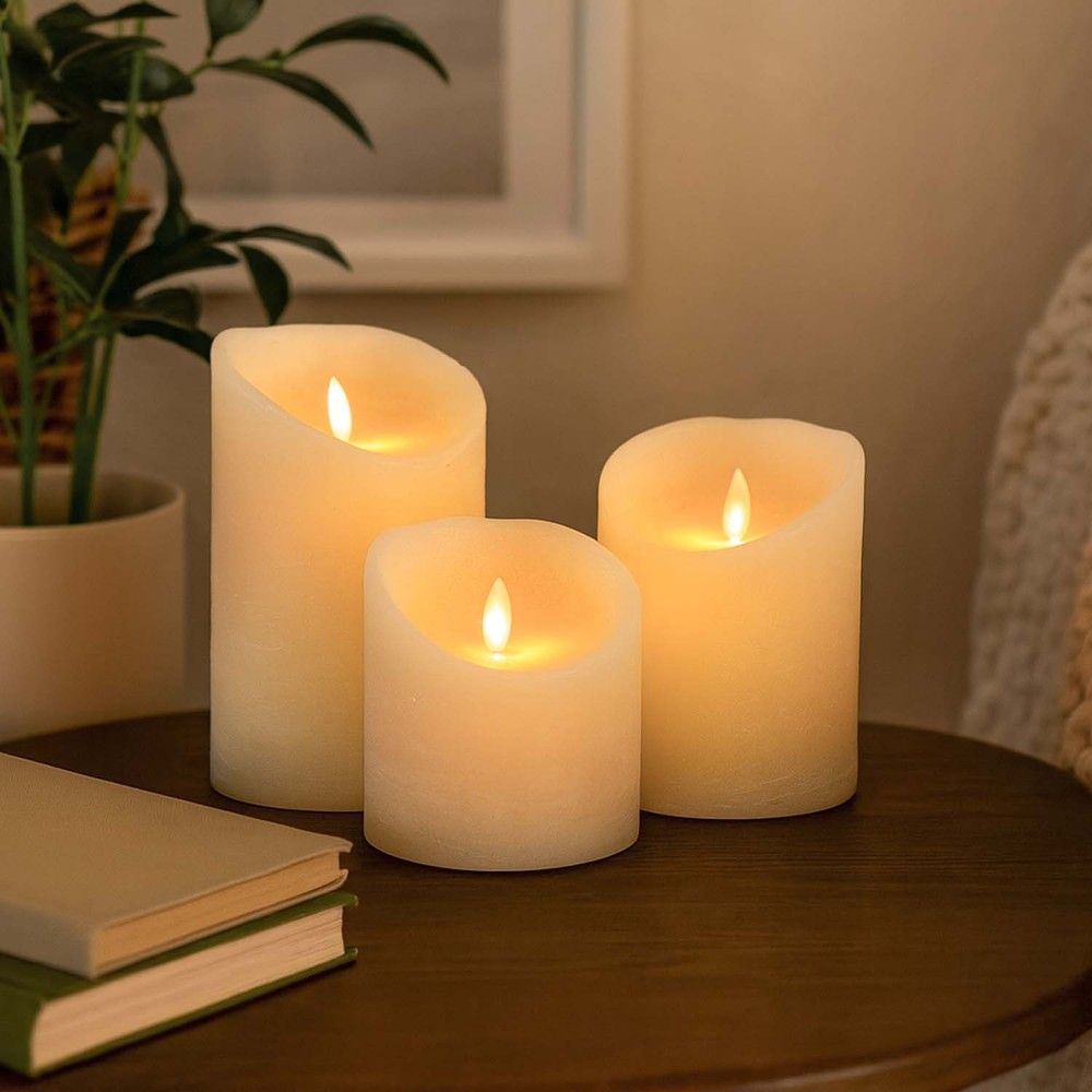 LED-Stumpenkerze mit beweglicher Flamme, weiß, Ø10 cm, 3 Stk, inkl. Fernbedienung und Timer, echtes Stearin