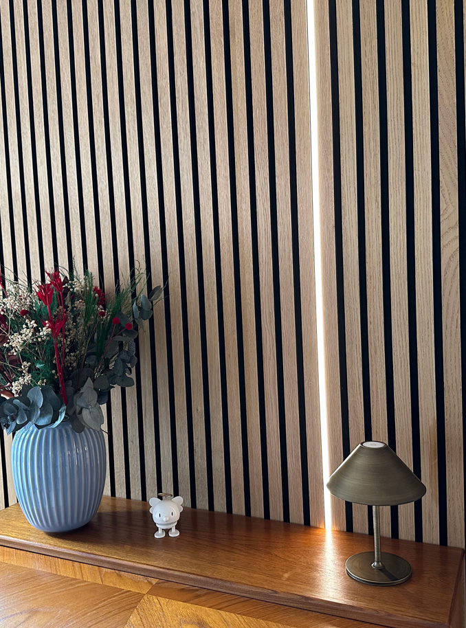 Nahaufnahme des Lichtbands zwischen den Lamellen