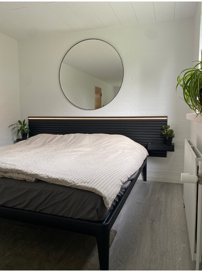 Akustikpaneel mit LED-Licht von der Seite