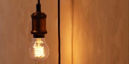 Licht in ausgeschalteten Leuchtmitteln